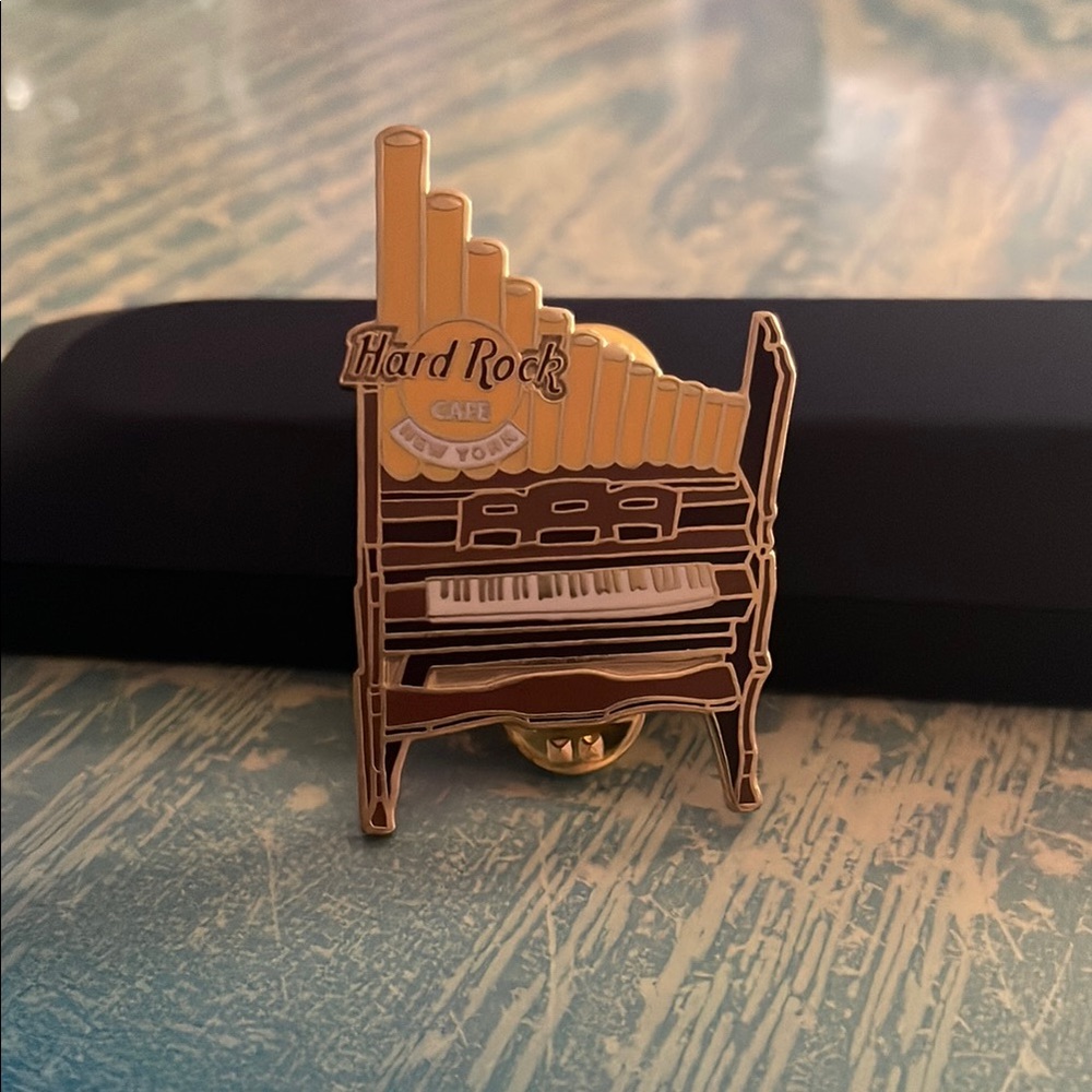 Vintage Hard Rock Cafe New York Pin
